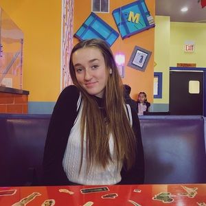 Meet your Posher, Liz